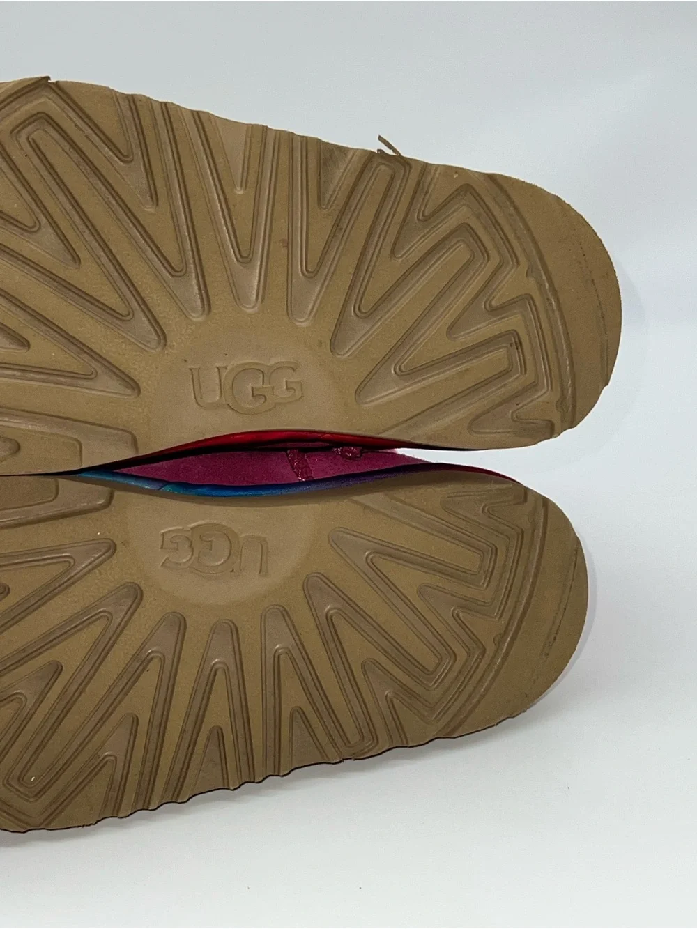 UGG Classic Rainbow‎ Short Fushia Pink Suede Youth Sz 3 in Time for Back School